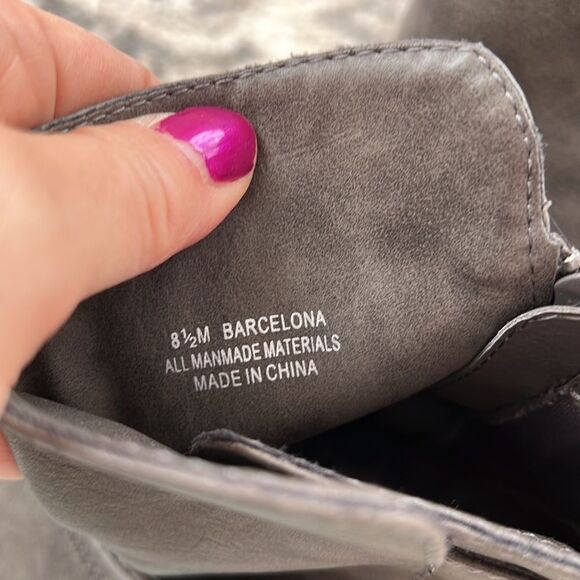 UnR8ted Sz 8.5 Grey Buckle Ankle Booties - Picture 5 of 8